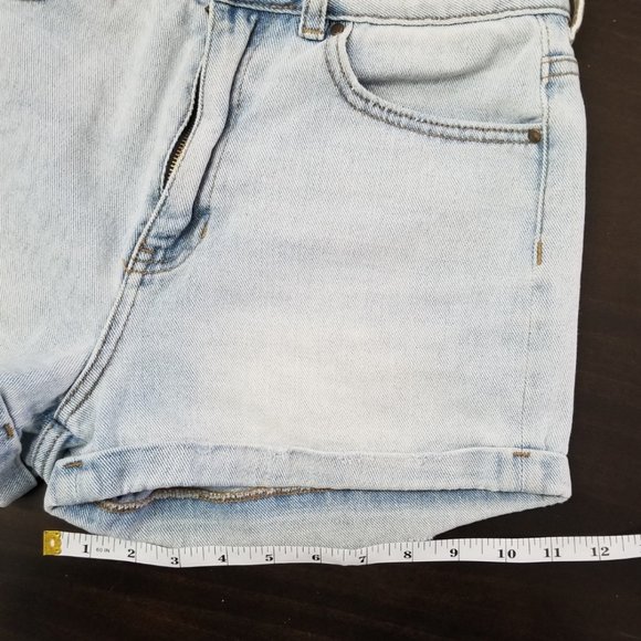 KENDALL & KYLIE Shorts - Picture 4 of 6